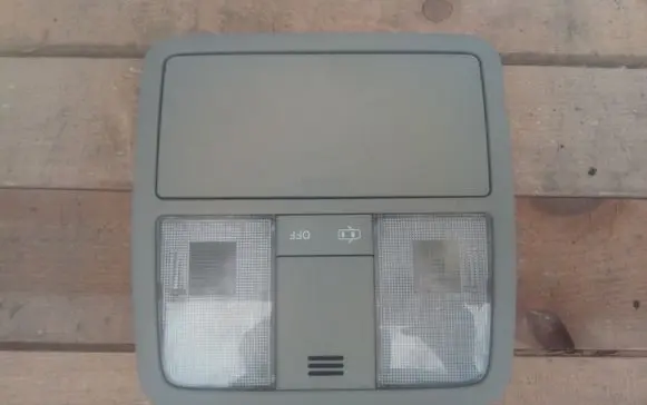 Toyota Auris E180 Front seat light