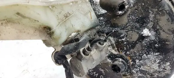 Nissan X-Trail T31 Master brake cylinder