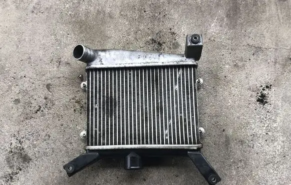 Toyota RAV 4 (XA20) Intercooler radiator 27040332