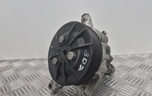 BMW 3 E90 E91 Power steering pump 677924501
