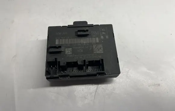 Audi A3 S3 8V Door control unit/module 5Q0959595E 5Q0959595