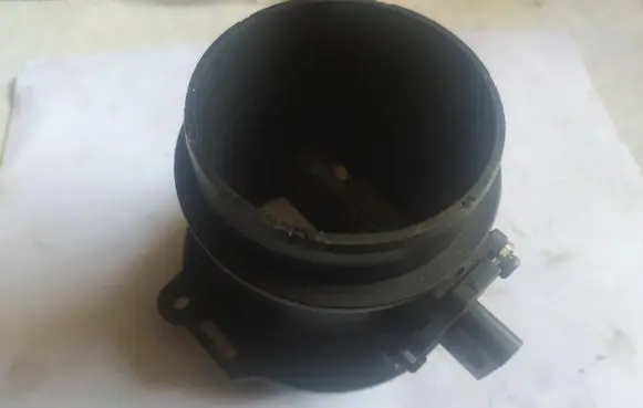 Volkswagen Touareg II Mass air flow meter 059906461N