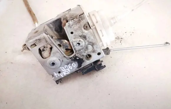 Audi A4 S4 B5 8D Front door lock 8d1837016a