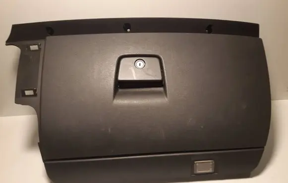 Glove box