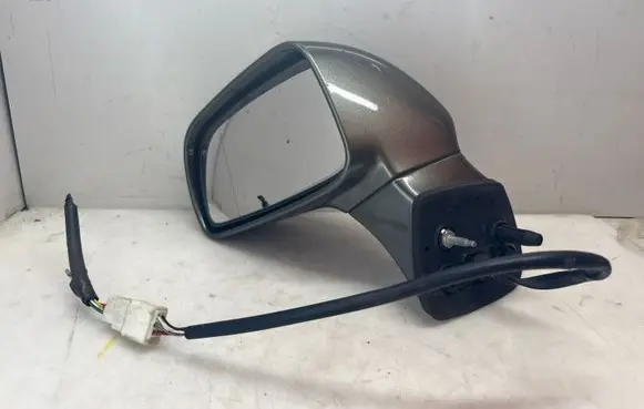 Toyota Corolla Verso AR10 Front door electric wing mirror E11015857
