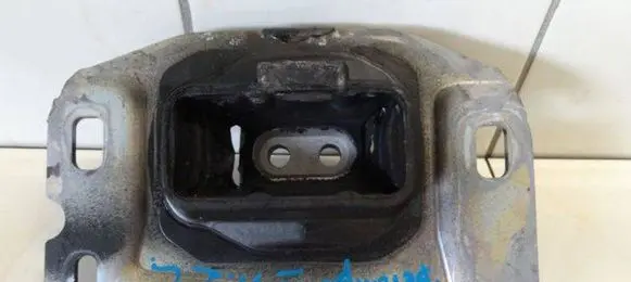 Citroen Berlingo Gearbox mount 9812667680-S