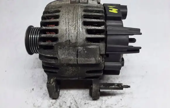Volkswagen Golf V Generator/alternator 03C903023B