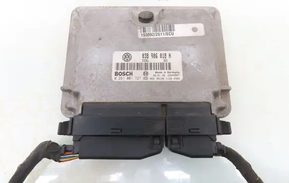 Volkswagen PASSAT B5 Engine control unit/module 0281001727 038906018N