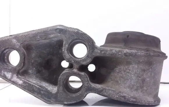 Volkswagen PASSAT B5.5 Rear axle beam mounts housing 4B0501521E 3E0501521H