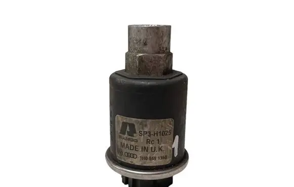 Skoda Octavia Mk1 (1U) Air conditioning (A/C) pressure sensor 1H0959139B SP3H1025 0638D116P