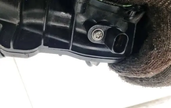 Audi TT TTS Mk2 Intake air temperature sensor 068905379D