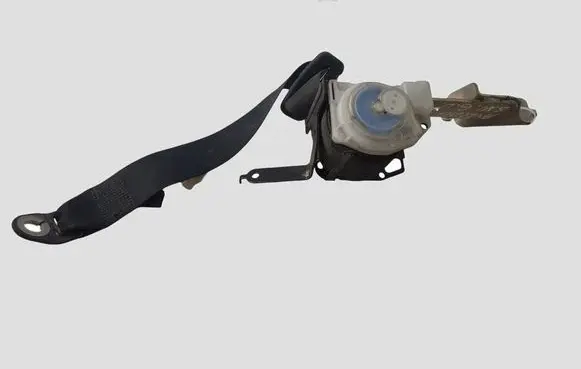 Toyota Avensis T250 Rear seatbelt 041026