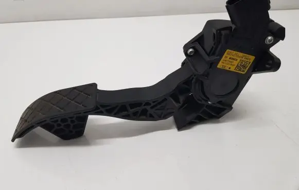 Skoda Fabia Mk3 (NJ) Accelerator throttle pedal 6C1723503B 0280755221