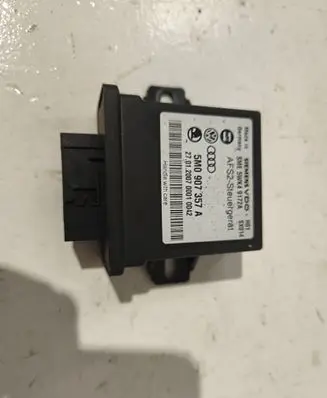 Volkswagen PASSAT B6 Light module LCM 5WK49172A 5M0907357A