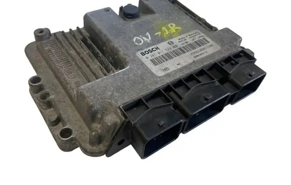 Opel Vivaro Engine control unit/module 8200325719 0281011529 8200051608