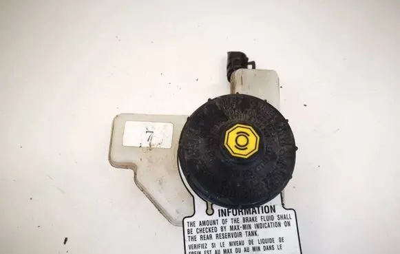 Honda Civic Brake fluid reservoir 