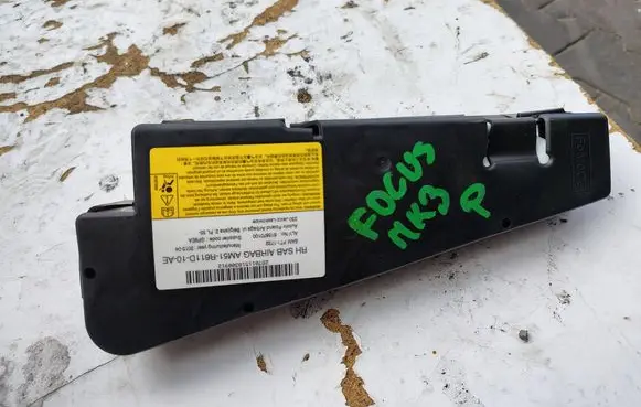 Ford Focus Seat airbag AM51R611D10AE