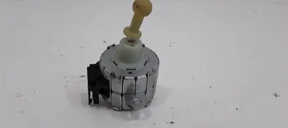 BMW 3 E90 E91 Headlight level adjustment motor 