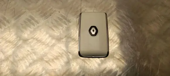 Renault Kadjar Ignition key/card 