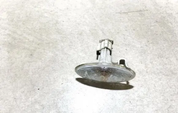 Mitsubishi Lancer X Front fender indicator light