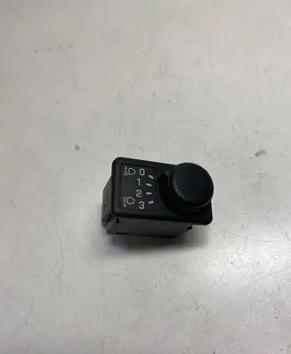 Nissan Almera Tino Headlight level height control switch 36997B