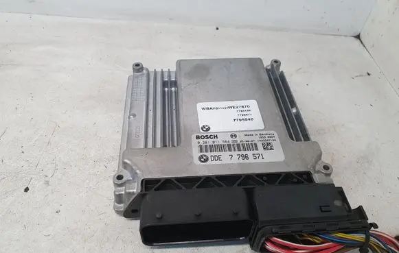 BMW X3 E83 Engine control unit/module 0281011564 7796571