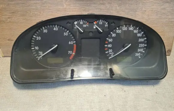 Volkswagen PASSAT B5 Speedometer (instrument cluster) 09051949902 09051940090
