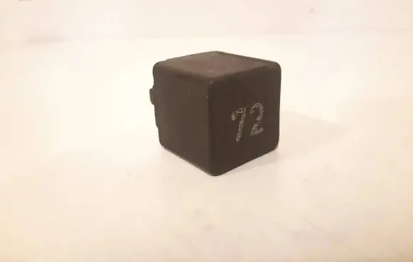 Volkswagen Golf III Other relay 191955529