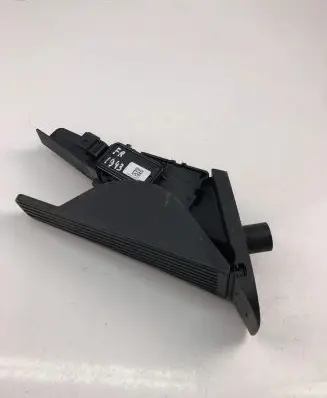 Volvo S90, V90 Accelerator throttle pedal 31489764
