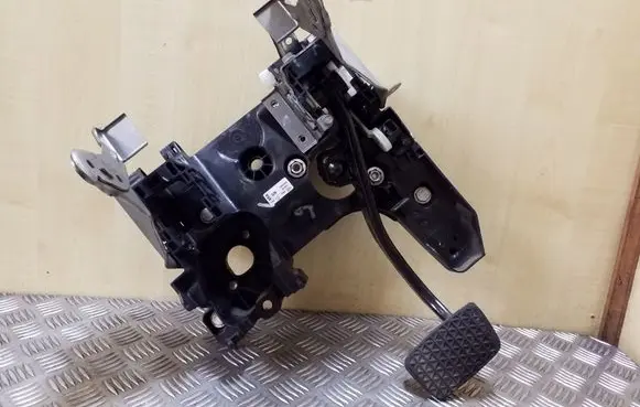 Opel Insignia A Brake pedal 22969458