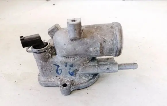 Mercedes-Benz C W203 Thermostat housing 243492 a0009050700