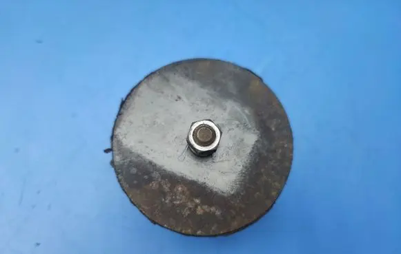 Jaguar XJS Engine mount bracket