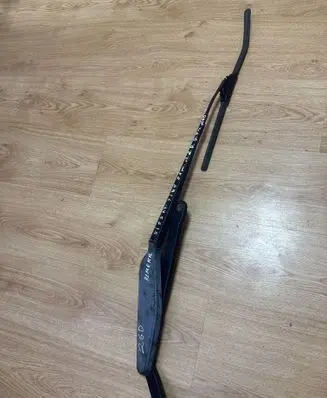 Nissan Almera Tino Front wiper blade arm