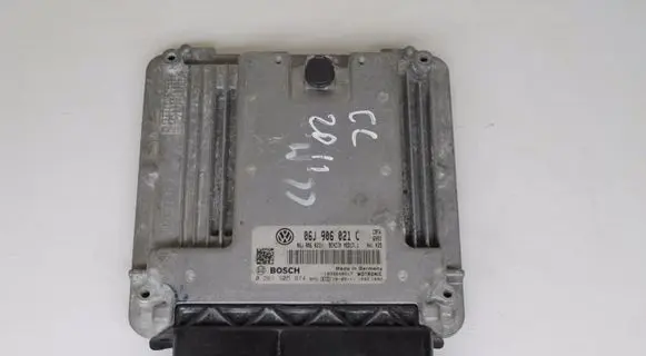 Volkswagen PASSAT CC Engine control unit/module 06J906021C