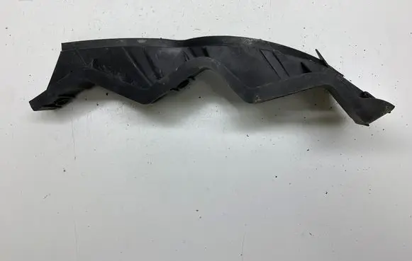 Volkswagen PASSAT B6 Front bumper mounting bracket 3C0807889