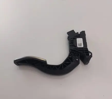 Audi A4 S4 B9 8W Accelerator throttle pedal 8W1723523
