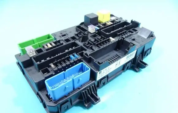 Opel Astra H Central body control module 13206762 IMPRK1268177