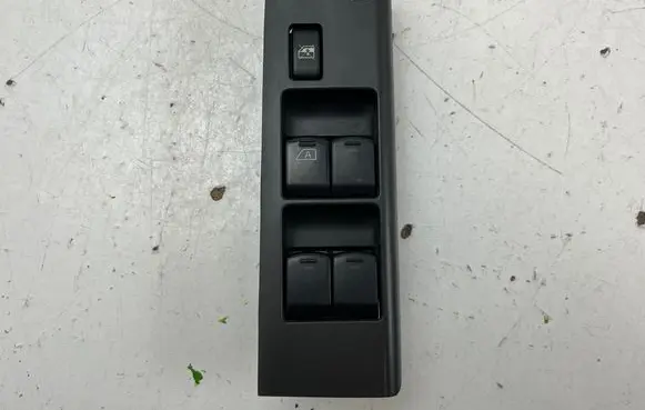 Nissan Navara D40 Electric window control switch 2259004216A