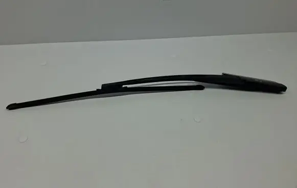 Front wiper blade arm