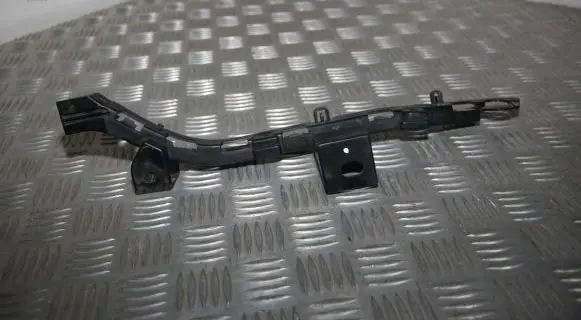Mercedes-Benz Sprinter W906 Front bumper mounting bracket A9068890114 9068890114