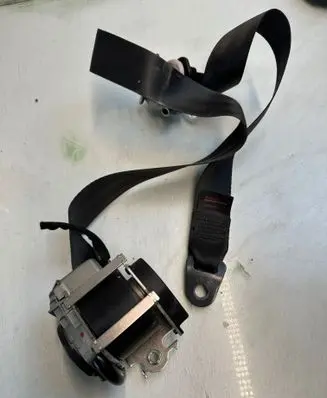 Peugeot 207 Front seatbelt 231