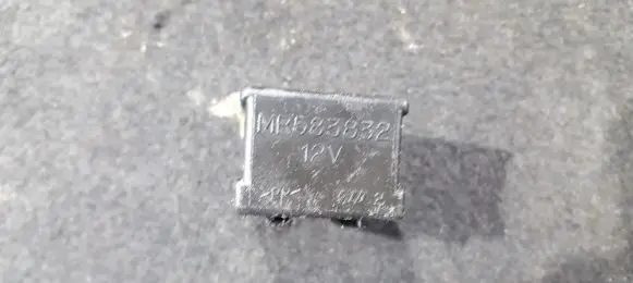 Mitsubishi Pajero Other relay MR583832