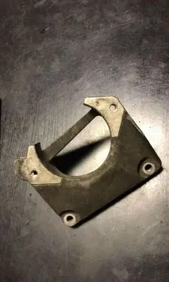 BMW 5 E60 E61 Engine mounting bracket 6761117