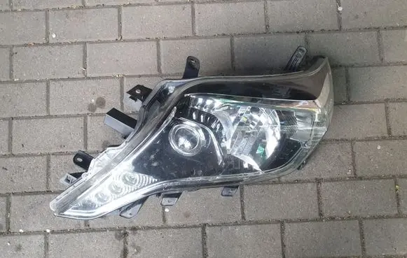 Toyota Land Cruiser (J150) Headlight/headlamp 8118560J20