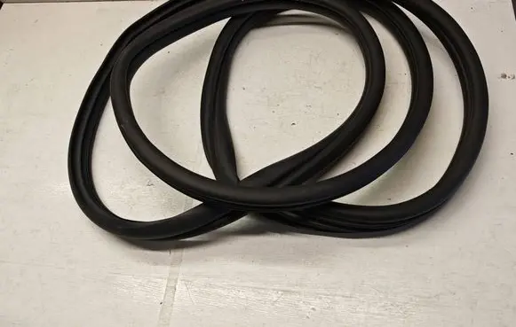 KIA Niro Front door rubber seal 83110AT000