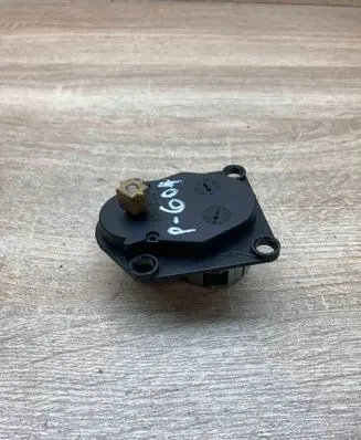 Peugeot 607 Air flap motor/actuator 657102JD