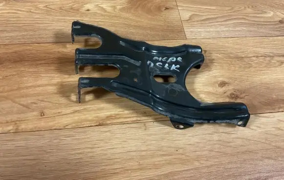 Mercedes-Benz C W203 Radiator support slam panel bracket 