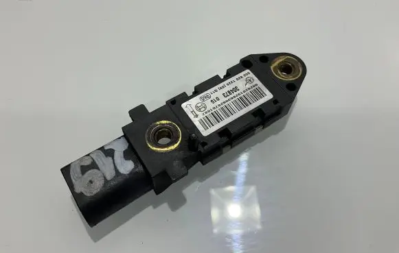 Mercedes-Benz CLS C219 Airbag deployment crash/impact sensor 0028201326 304873