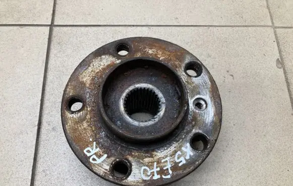 BMW X5 E70 Front wheel bearing hub 