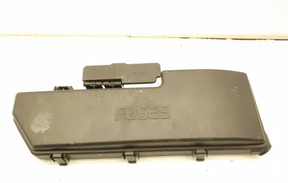 Volvo XC90 Fuse box cover 9494211